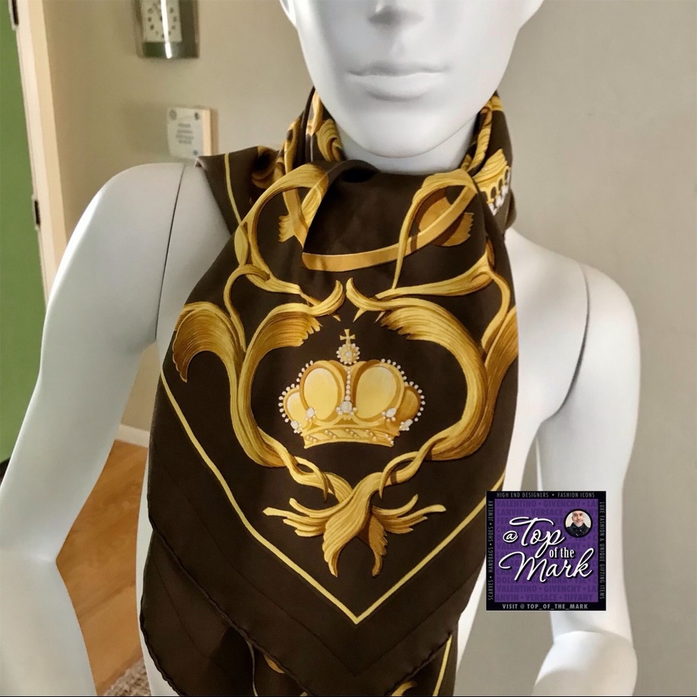 HERMÈS Couronnes Vintage 90cm Silk